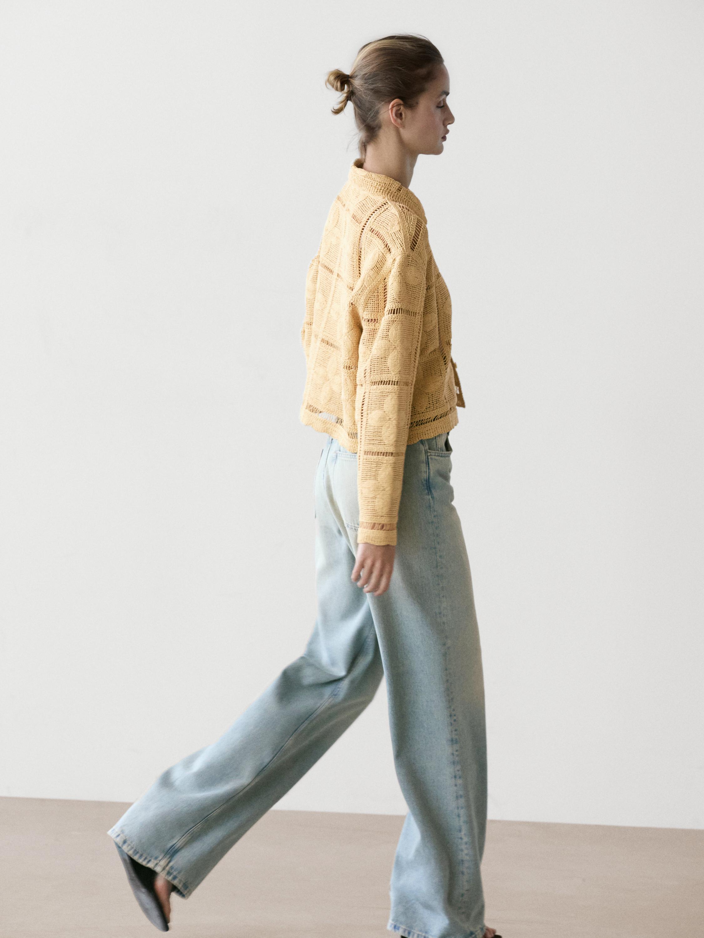 Veste en maille ajourée au crochet